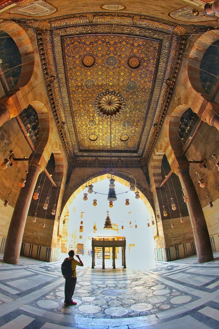 زيارة مسجد السلطان برقوق افتراضيا تخطف الأنظار | يلا بيزنس